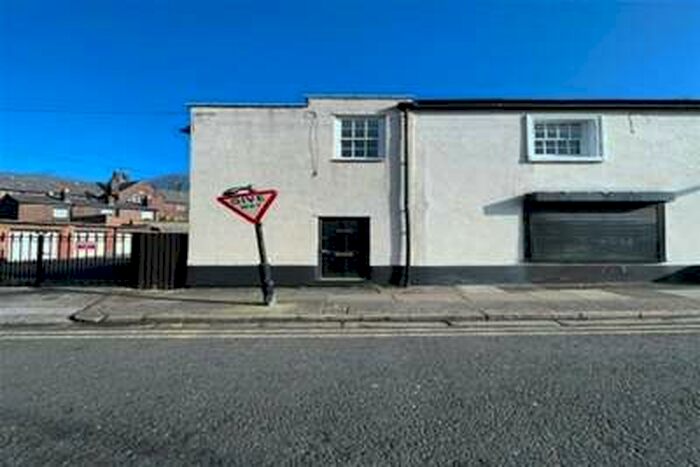 2 Bedroom Flat To Rent In Allerton Road, L25