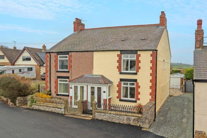 2 Bedroom Cottage For Sale In Berthengam, CH8