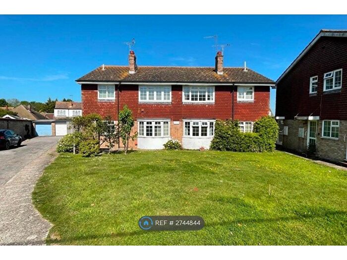 2 Bedroom Maisonette To Rent In St Johns Court, Polegate, BN26