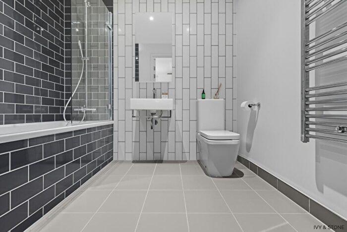 1 Bedroom Apartment For Sale In Regalia Close, London, Greater London, E16
