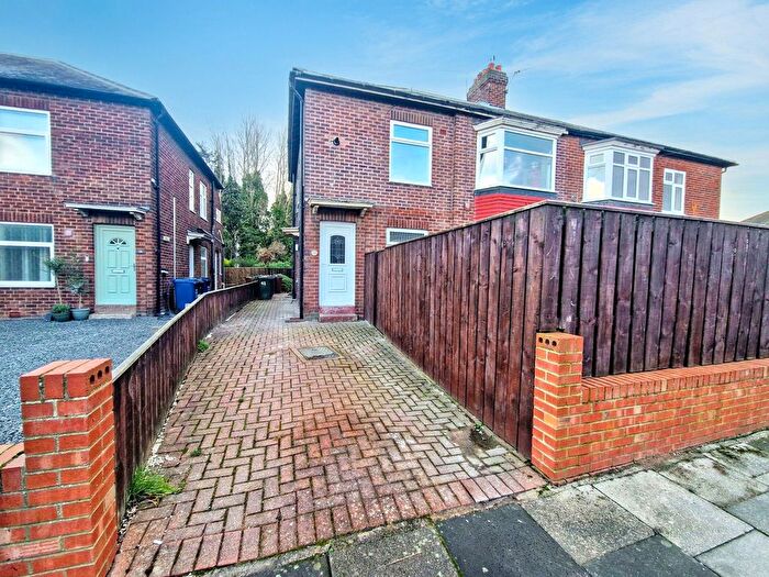 2 Bedroom Flat To Rent In Lealholm Road, High Heaton, Newcastle Upon Tyne, NE7