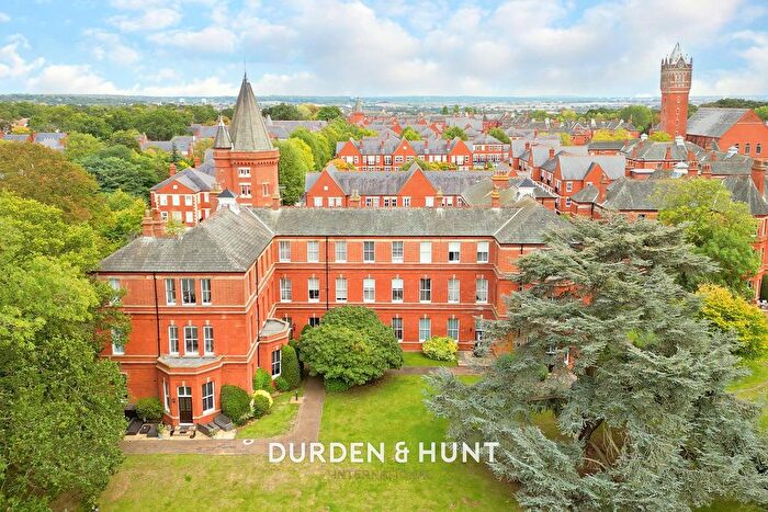 2 Bedroom Flat To Rent In Rosebury Square, Woodford Green, IG8