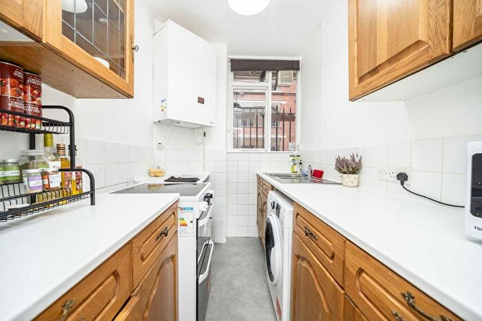 1 Bedroom Flat For Sale In Hastings Street, Bloomsbury, WC1H