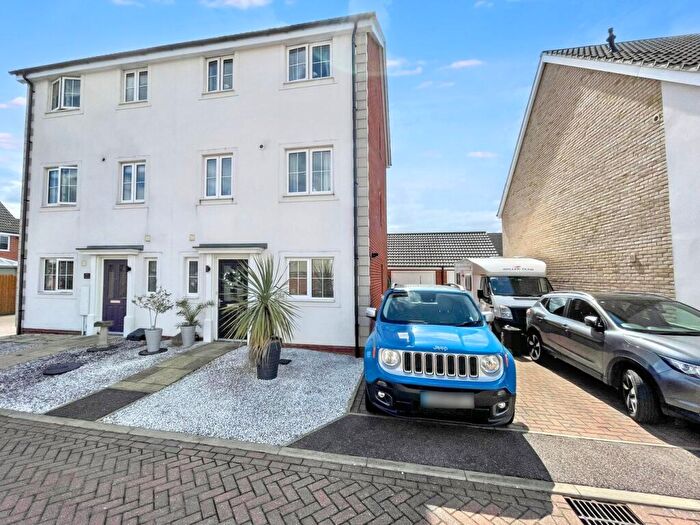 4 Bedroom Semi-Detached House For Sale In Hedge Sparrow Road, Stowmarket, IP14