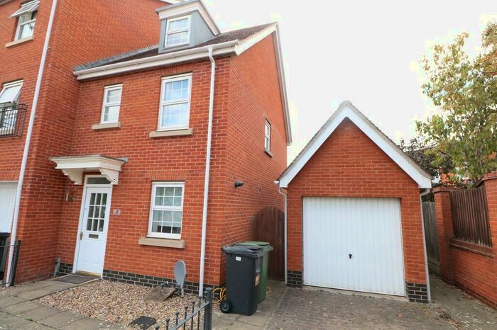 3 Bedroom Semi-Detached House To Rent In Victory Court, Diss, IP22