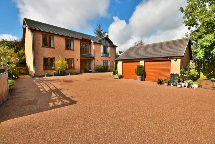 6 Bedroom Detached House For Sale In Fronheulog Hill, Bwlchgwyn, LL11