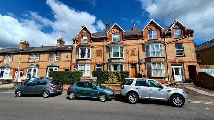 1 Bedroom Flat To Rent In Richmond Road, Taunton, TA1