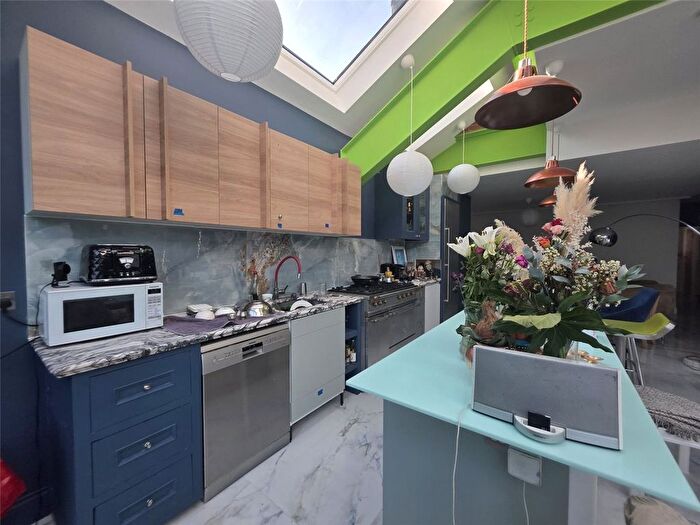 3 Bedroom Flat To Rent In Carlton Avenue East, Wembley, Middx, HA9