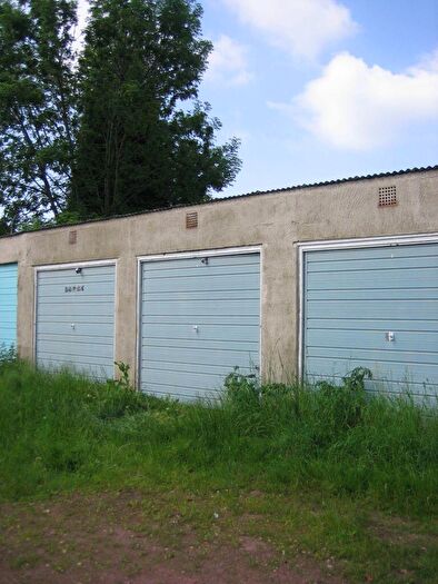 Garage / Parking To Rent In Garage, Springfield Rise, LS18