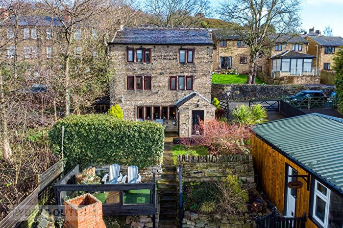 3 Bedroom Semi Detached House For Sale In Ballroyd Lane, Longwood, Huddersfield, HD3