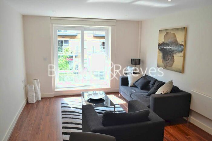 2 Bedroom Flat To Rent In Bromyard Avenue, Acton, W3