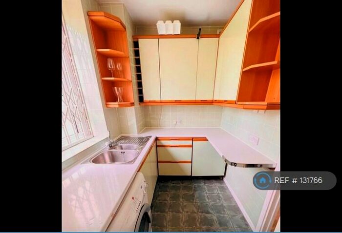 Studio To Rent In Tayler Court, London, NW8