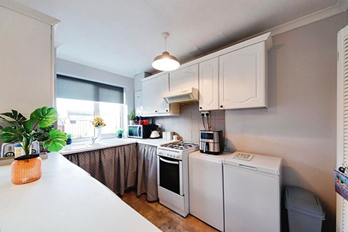 3 Bedroom Semi-Detached House For Sale In Wheeley Road, Solihull, B92