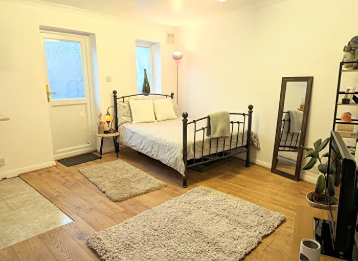 Studio To Rent In Green Oaks, The Common, Southall, UB2