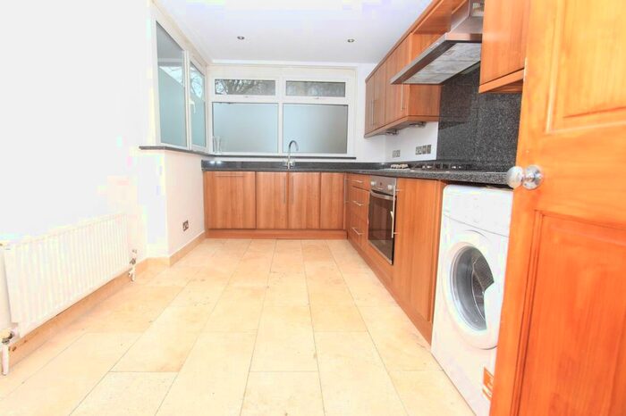 3 Bedroom Terraced House To Rent In St. John's Way, Archway, London, N19