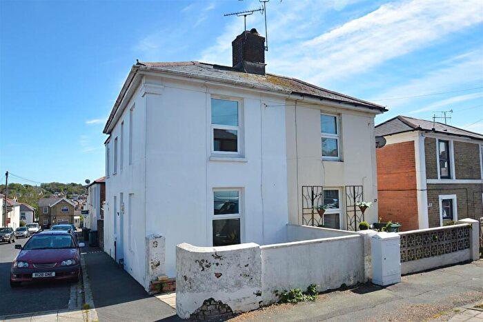 2 Bedroom Semi Detached House For Sale In Central Ryde, PO33