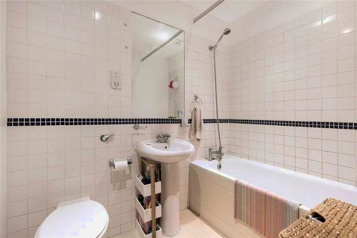 2 Bedroom Flat To Rent In River House, 16 Northfields, London, SW18
