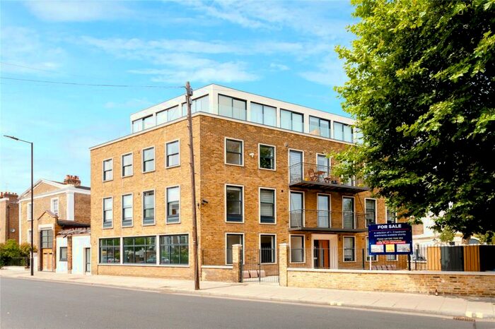 3 Bedroom Flat To Rent In Englefield Road, De Beauvoir, London, N1