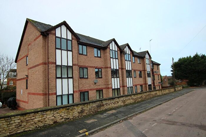 2 Bedroom Apartment To Rent In North Street, Rushden, Northamptonshire, NN10