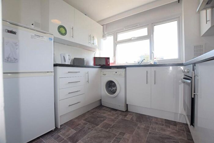 3 Bedroom Flat To Rent In Bedroom Student Home - Hawe Close, Ukc, CT2