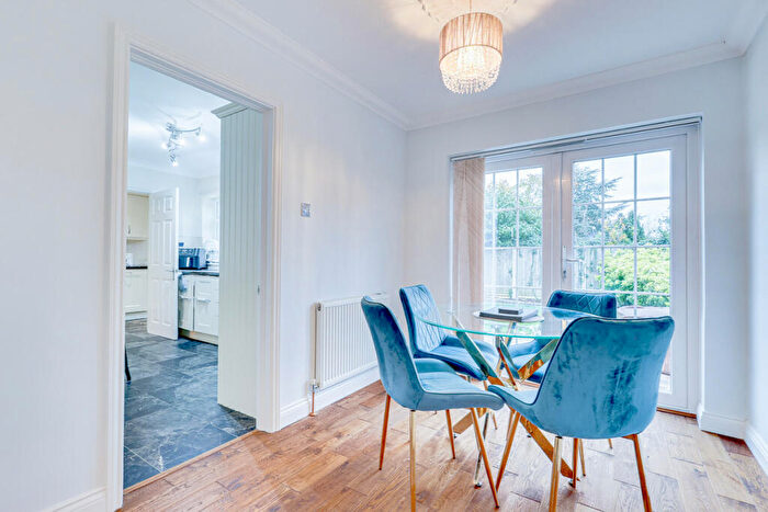 4 Bedroom Detached House For Sale In The Laurels, Rayleigh, SS6