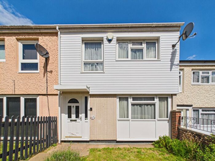 3 Bedroom Terraced House For Sale In Carron Close, Tilehurst, Reading, RG30