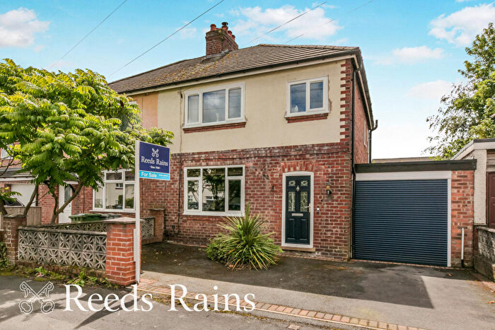3 Bedroom Semi-Detached House For Sale In Maple Avenue, Macclesfield, Cheshire, SK11