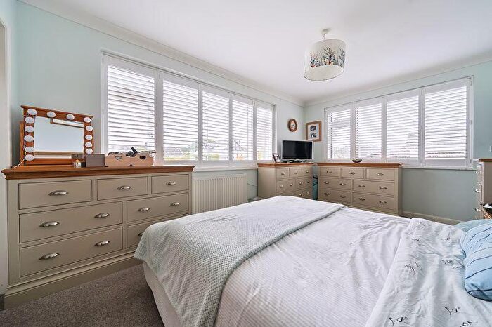 4 Bedroom Detached House For Sale In Newlands Way, Broadstone, BH18
