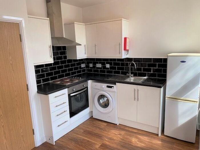 1 Bedroom Flat To Rent In Pen-Y-Lan Road, Roath, Cardiff, CF24