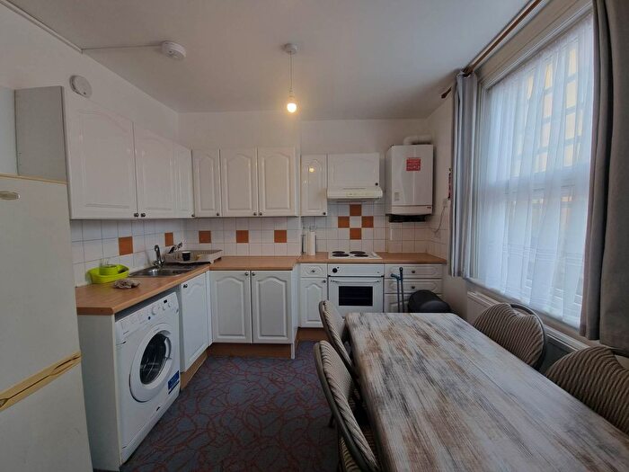 1 Bedroom Flat To Rent In High Road, Wood Green, N22