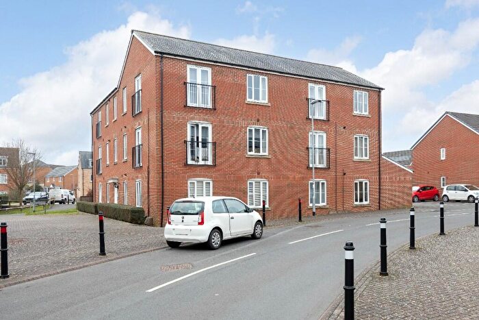 2 Bedroom Flat For Sale In Finch Court, Trowbridge, BA14