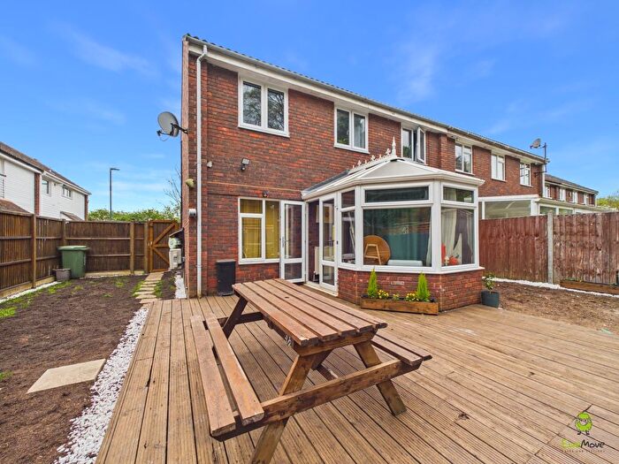 3 Bedroom End Terrace House For Sale In Homer Close, Bexleyheath, DA7