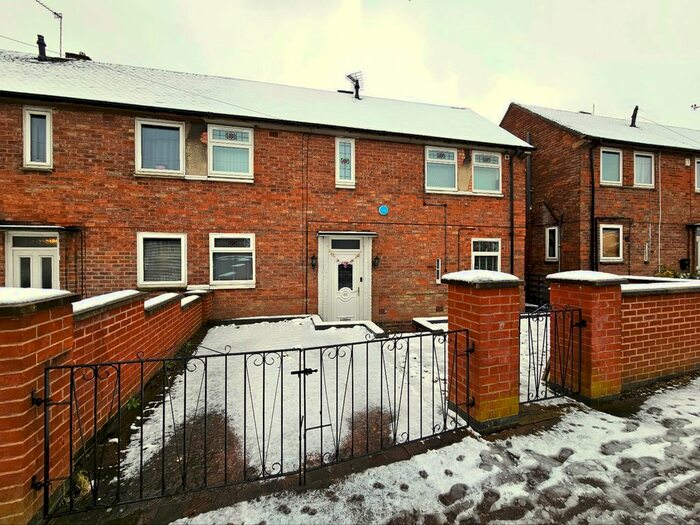 3 Bedroom End Of Terrace House To Rent In Blissett Road, New Parks, Leicester, LE3