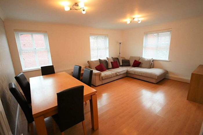 2 Bedroom Apartment To Rent In William Street, Didsbury, M20