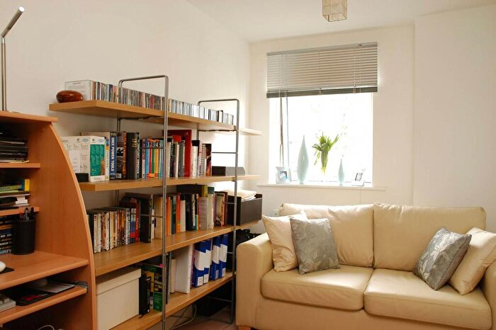2 Bedroom Flat To Rent In Cassilis Road, Isle Of Dogs, London, E14