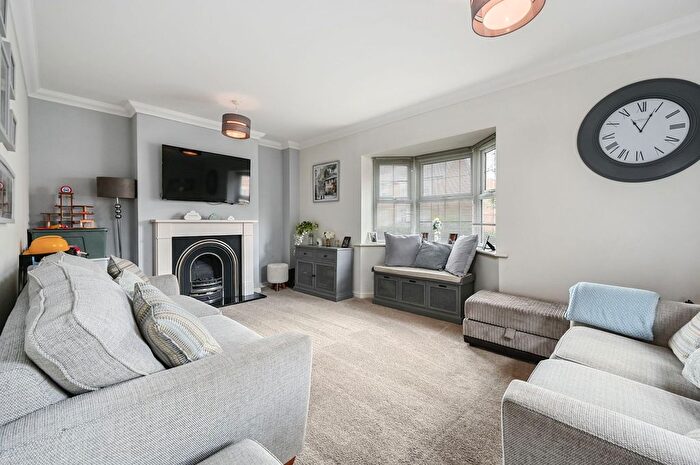 3 Bedroom Semi-detached House For Sale In Richborough Way, Kingsnorth, TN23