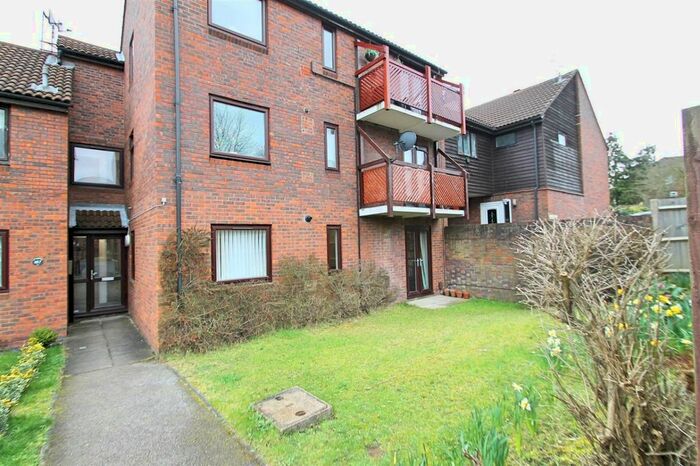 1 Bedroom Flat To Rent In Ashfield Avenue, Bushey, Hertfordhire, WD23