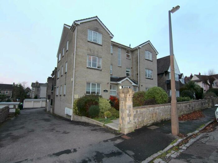 2 Bedroom Flat To Rent In Trewartha Park, Weston-super-Mare, North Somerset, BS23