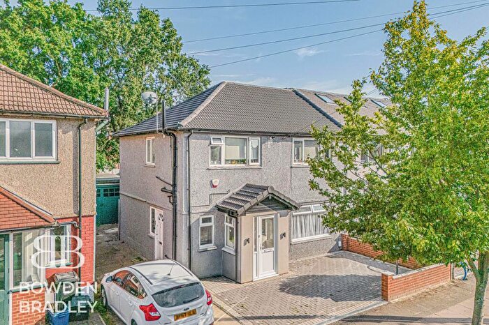 1 Bedroom Flat To Rent In Gaysham Avenue, Ilford, IG2