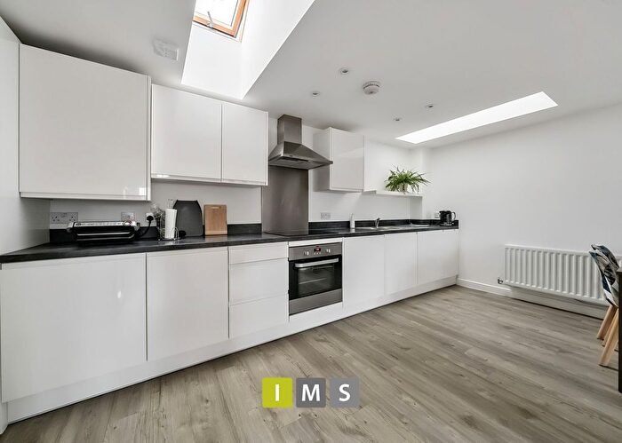 2 Bedroom Detached House For Sale In Chepstow Drive, Bicester, OX26