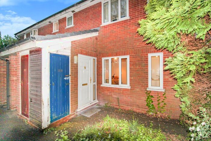 Studio To Rent In Hawkes Close, Birmingham, Birmingham, B30