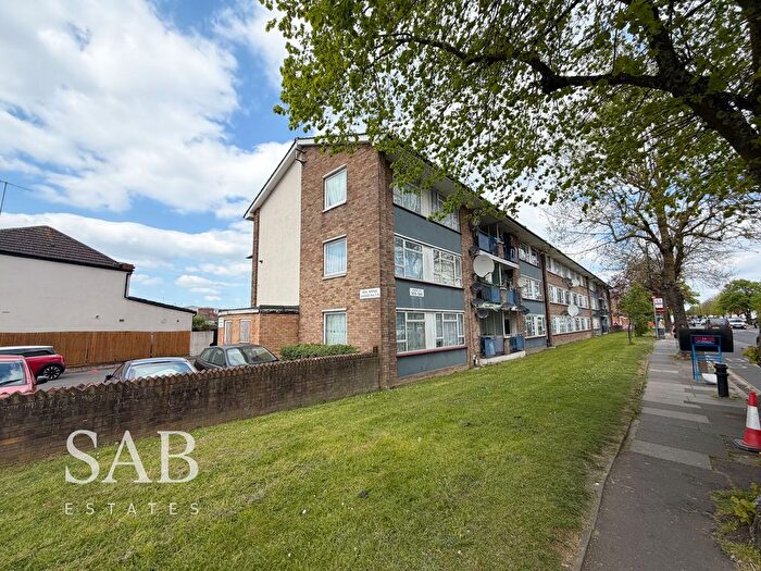 1 Bedroom Flat For Sale In Lady Margaret Road, Southall, UB1