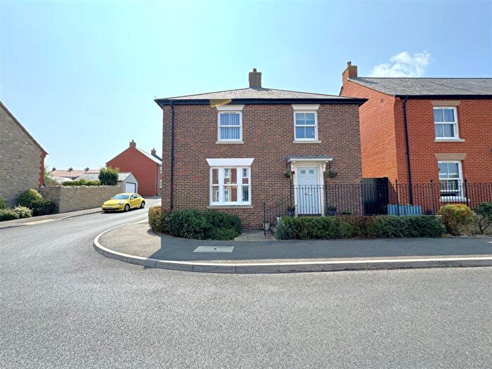 3 Bedroom Detached House For Sale In Oldridge Road, Chickerell, DT3