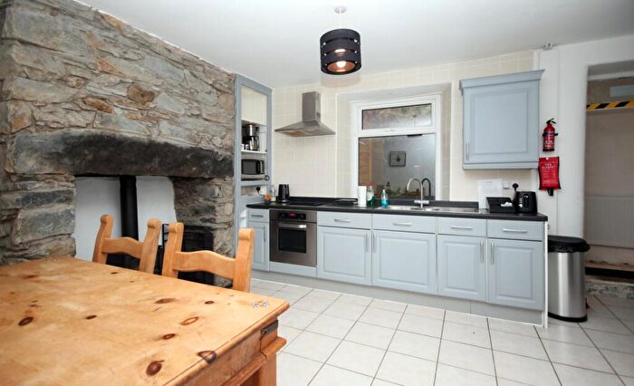 3 Bedroom Terraced House For Sale In Tan Y Graig, Rhyd Ddu, Caernarfon, Gwynedd, LL54