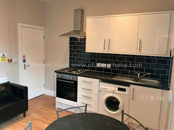 4 Bedroom House To Rent In Seaford Road, Salford, M6