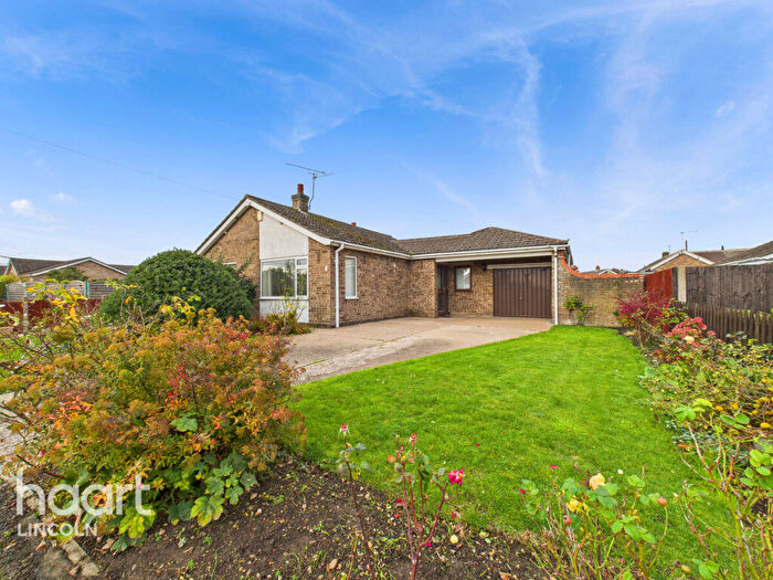 4 Bedroom Bungalow For Sale In Almond Close, Saxilby, LN1