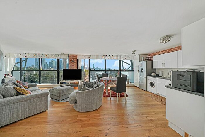 2 Bedroom Flat To Rent In Baltic Quay, Sweden Gate, SE16