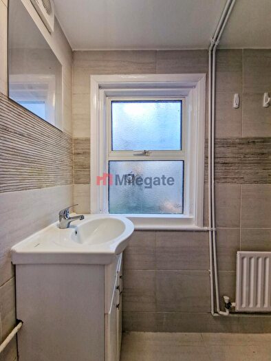 1 Bedroom Flat To Rent In Springbank Road, London, SE13