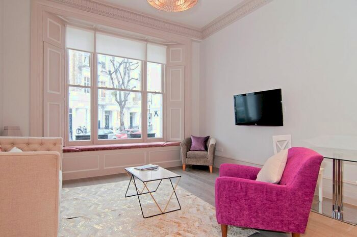 2 Bedroom Flat To Rent In Linden Gardens, Notting Hill, W2
