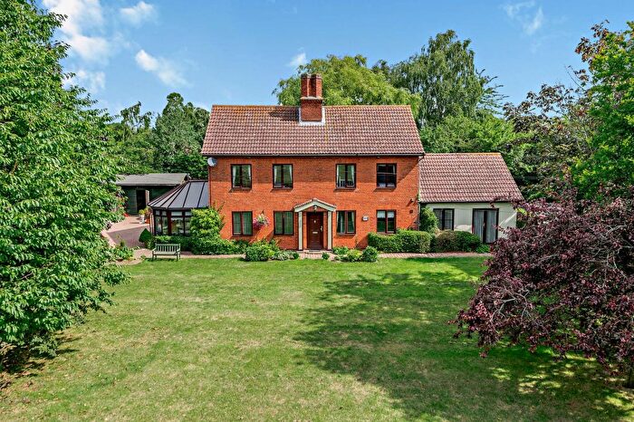 4 Bedroom Equestrian Property For Sale In Pond Hall Road, Hadleigh, Ipswich, Suffolk, IP7